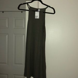 Super cute green dress!